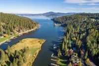 Shared Boat Dock Lakefront Coeur DAlene Home - spa