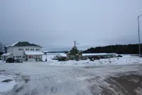 Carolyn Beach Inn Hotels in Thessalon