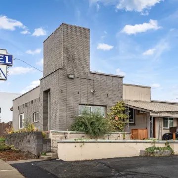 Selkirk Motel