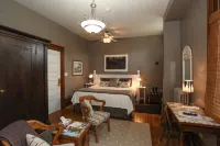 Danby House Hotels in Grey Highlands