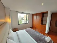 Luxury Suites & Apartments Hotel a 
