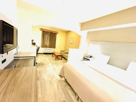 America's Best Inns Flowood Отели рядом с достопримечательностью «FRC-Flowood Remote Control Indoor Park»