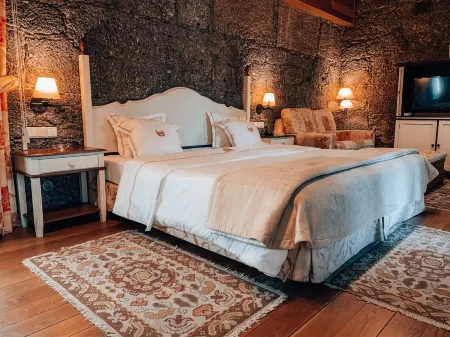 Hotel de Charme Quinta do Pinheiro Отели в г. Кодессуш