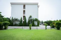 Hotel Hibiscus Blvd Triomphal Hotel a 