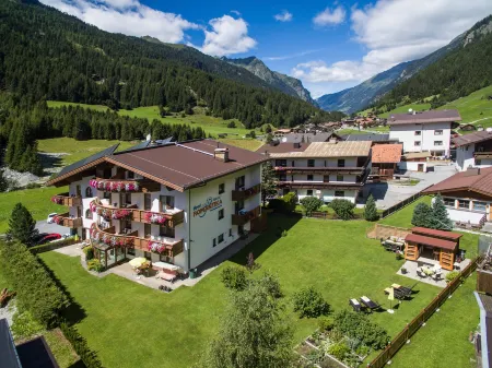 Hotel Garni Romantika Отели в г. Ладис