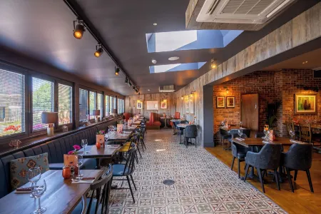 Harper's Steakhouse with Rooms, Southampton Swanwick Marina Отели в г. Нетли