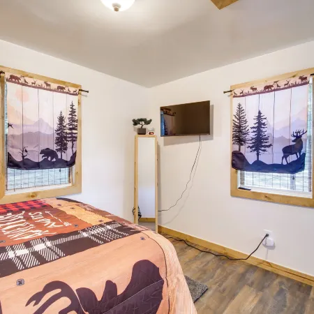 'Crater Lake' Williamson River Resort Cabin 1