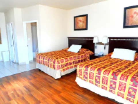 Crossroads Inn & Suites