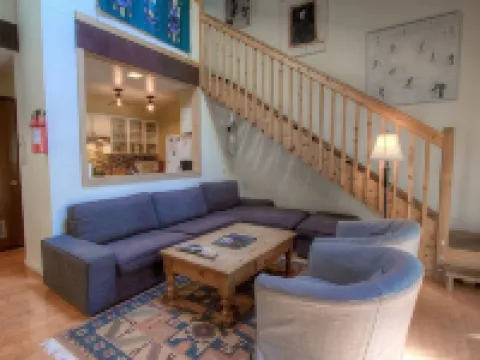 Alpine Getaway 3 Bedroom Home by RedAwning Hotels in Dollar Point