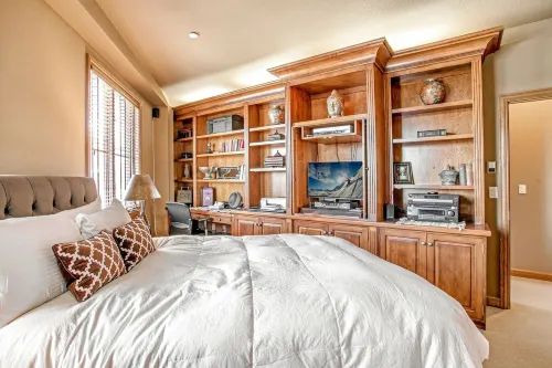 레드어닝에 의한 330 채플 스퀘어 3 베드룸 콘도