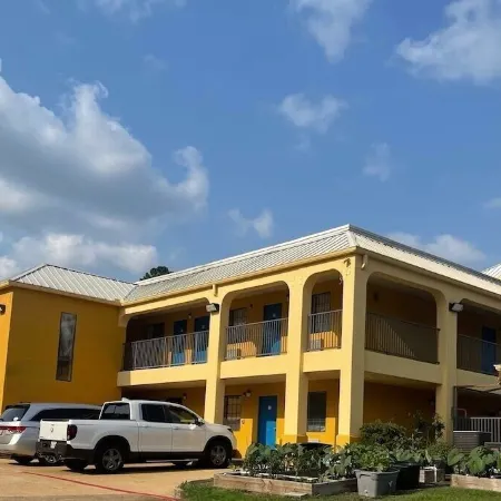Majestic Inn