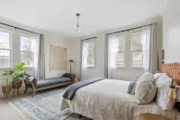 Magnolia Hotel
