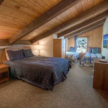 Tahoe Olympic 3 Bedroom Condo by RedAwning