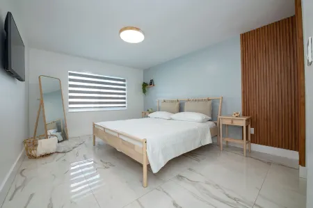 Maggie Home in Kendall - Pool and Tiki Bar