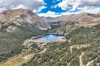 High Altitude Haven 3 Bedroom Home by RedAwning