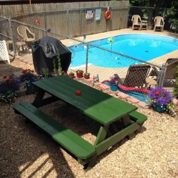 Shady Acre Inn and Suites