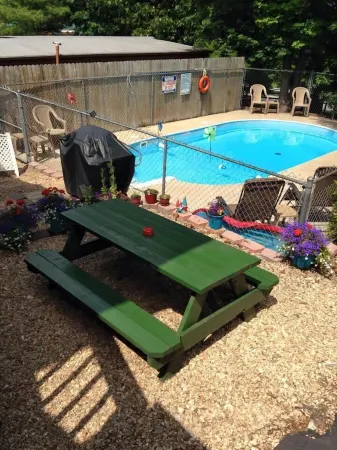 Shady Acre Inn and Suites