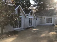 Villa CapRose: The Dove bedroom Hotels near Winchester Mystery House