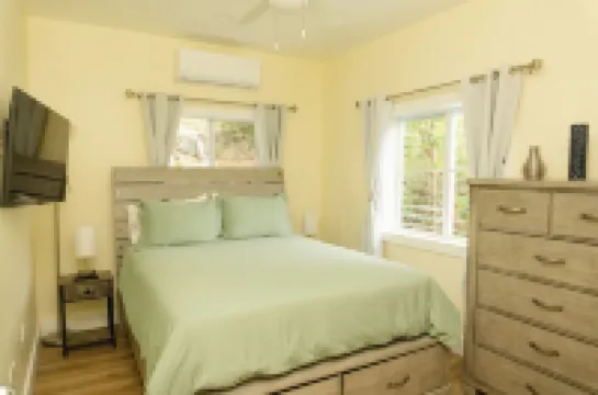 Cozy accommodations in a great location.  호텔