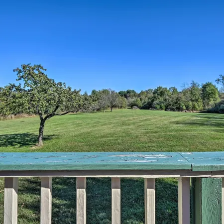 Lovettsville Cottage in Heart of Wine Country