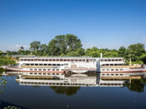 Schiffsherberge Pöppelmann Hotels in Dresden