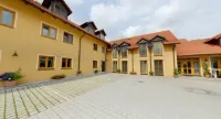 Hotel Jagermo Hotels in Grasbrunn
