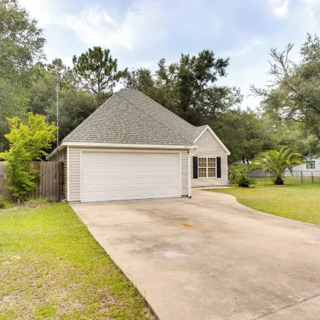 Pet-Friendly Darien Vacation Rental w/ Patio!