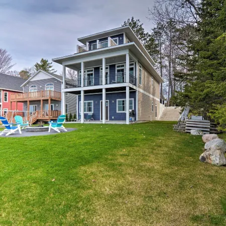 Lakefront Home w/ Dock! 18 M to Caberfae Peaks