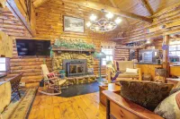 Lake & Beach Access at Lake Luzerne Cabin! - 홈스테이