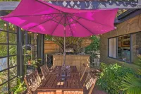 Bohemian Wonderland: Benicia Bungalow w/ Pergola!