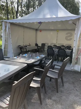 Les Gites de Montmartre Отели в г. Шалан