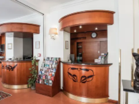 Hotel Tivoli Prague โรงแรมในปราก