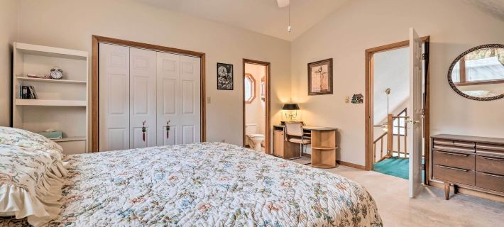 Walk to Beach: Lakefront Pocono Escape w/ Fire Pit Hotels in Monroe County