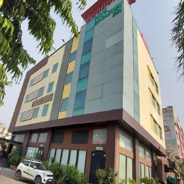 Broadway Inn Отели рядом с достопримечательностью «Торговый центр Pink Square Mall»