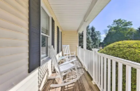 < 1 Mi to Beach: Luxury North Fork Retreat w/ Deck