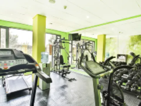 ホリデイ イン エクスプレス サントン ウッドミード by IHG ミッドラントのホテル