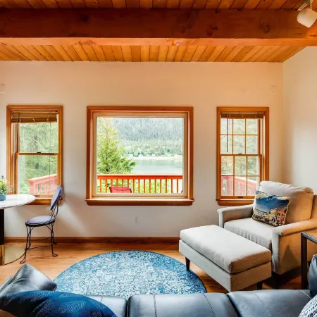 Juneau Vacation Home Stunning View and Beach Access