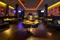 DoubleTree by Hilton Lodz - ที่มีบาร์