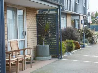 Admiral Court Motel & Apartments Hotels in Invercargill