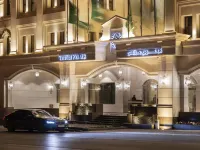 Vittori Palace Hotel and Residences Hotels near Al Rawdah