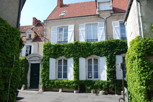 Le Fassardy Hotels in Déols