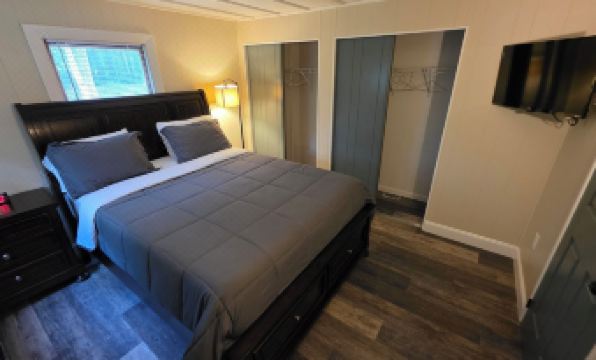 Abbot Trailside Lodging