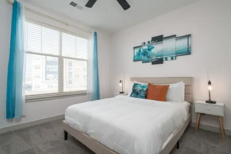 Spacious Patio and Fast Wifi - Serene Business Retreat Отели в г. Уорт Тауншип