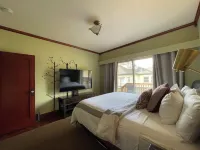 3-bedroom Craftsman home with hot tub/sauna in the Heart of Arcata