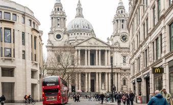 Bright 2-Bed Flat Near St Paul’s