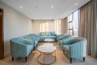 Ambassador Hotel - Dağ Manzaralı