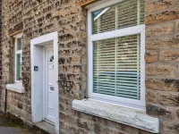 Suzy's Cottage Hotels in High Peak