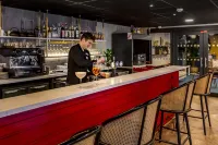 巴黎華西戴高樂機場城市公寓飯店 - 酒吧