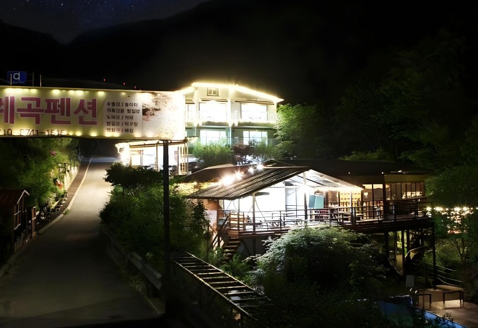 1. 화천 명지령계곡..