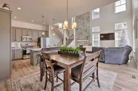 Inviting Hideout Townhome w/ Balcony & Lake Views! - Homestays